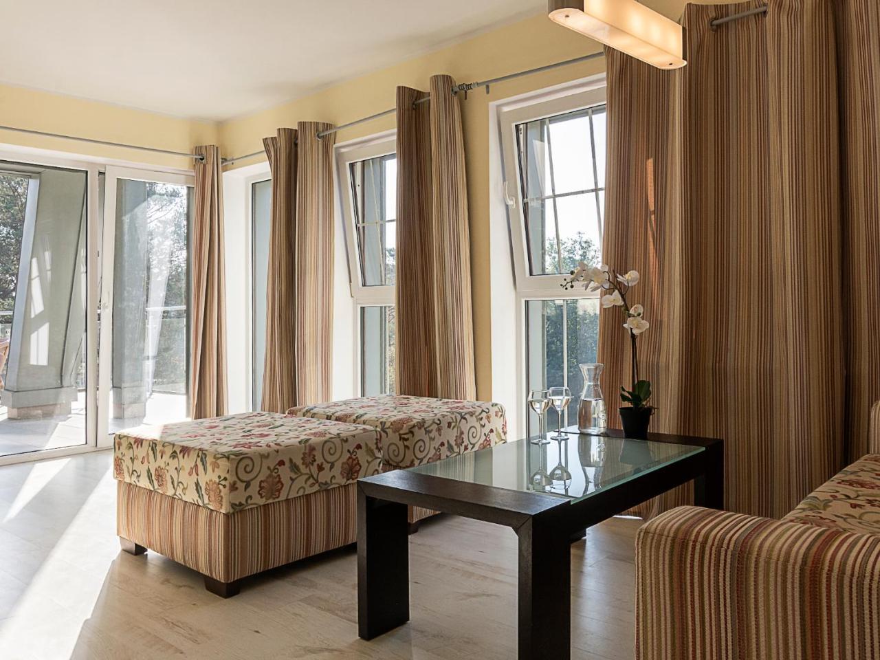 Vacationclub - Rezydencja Bursztyn Apartament 31 Swinoujscie Luaran gambar